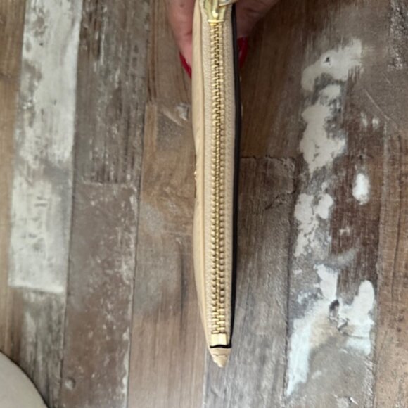 Tory Burch Kira Diamond Quilt Zip Card Case - Picture 4 of 6